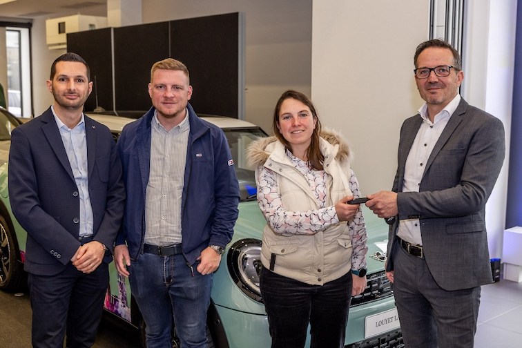 BMW offre une MINI Cooper à l’APLL-implantation des Arts et Métiers !