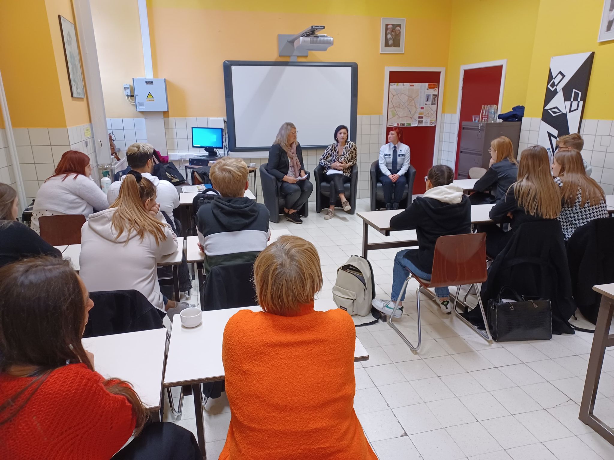 Contre la violence conjugale, l’IPES Tournai accueille une victime pour sensibiliser