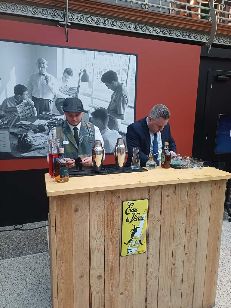 6f387eae ee7a 44ce 96ce 18871c786dcb