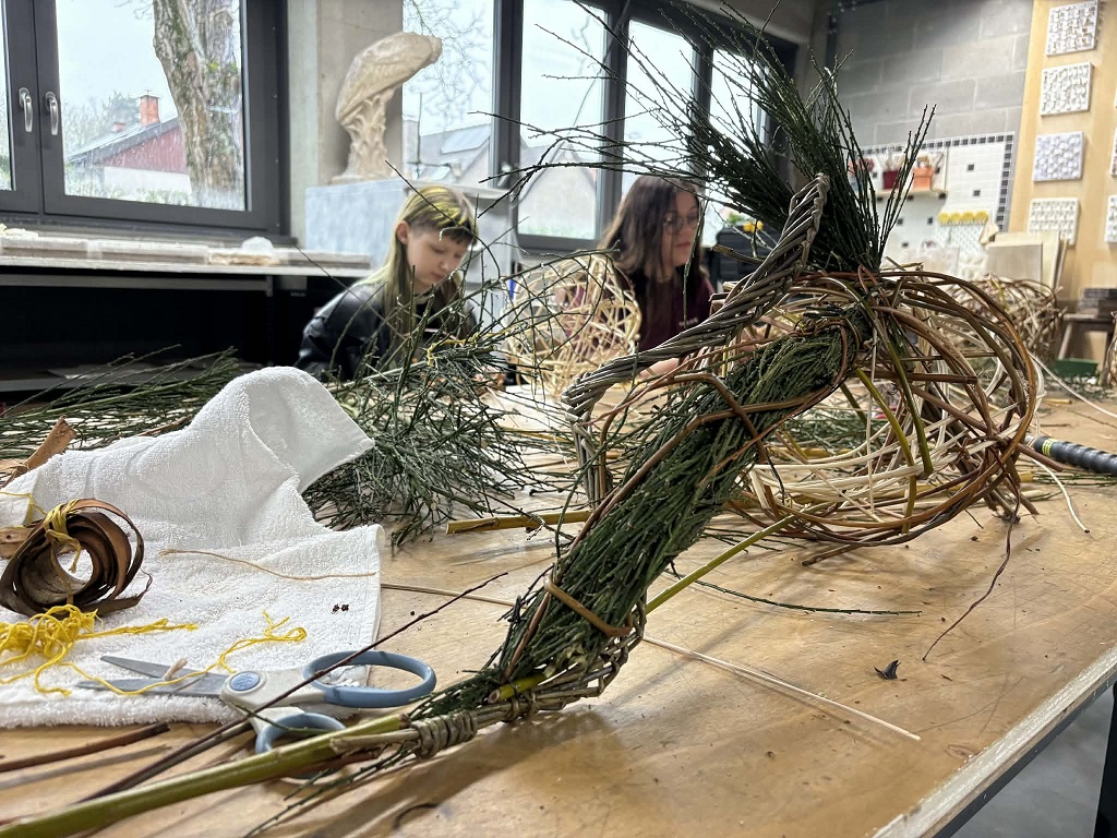 Des marionnettes en création pour les portes ouvertes de l'IPES Tournai
