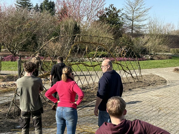 82a25308 129e 4353 b0f4 5b52ade75482