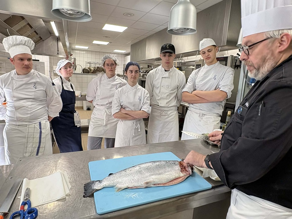 8e694182 24fb 45b0 a35e 11e957e0cbd5