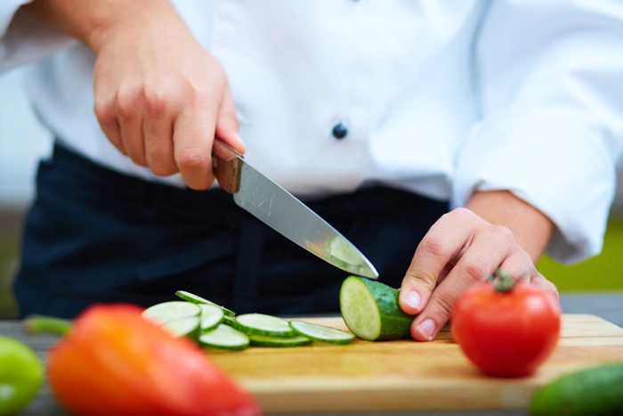 Commis de cuisine restaurateur taille modif