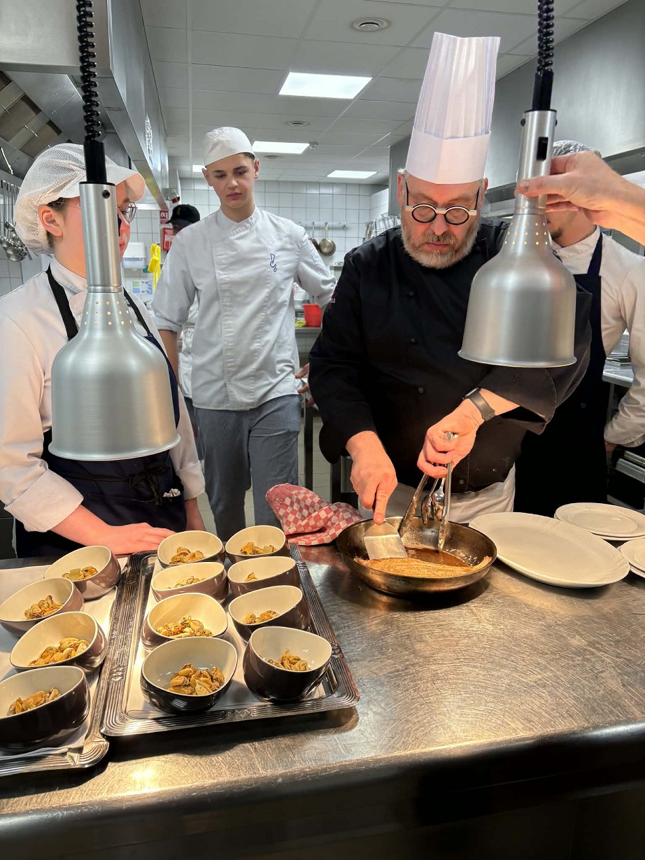 a1337204 31d8 494c bc53 1578bb7fb154