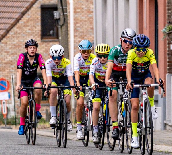 Un élève de l'Athénée Provincial Jean d'Avesnes se distingue dans le cyclisme !