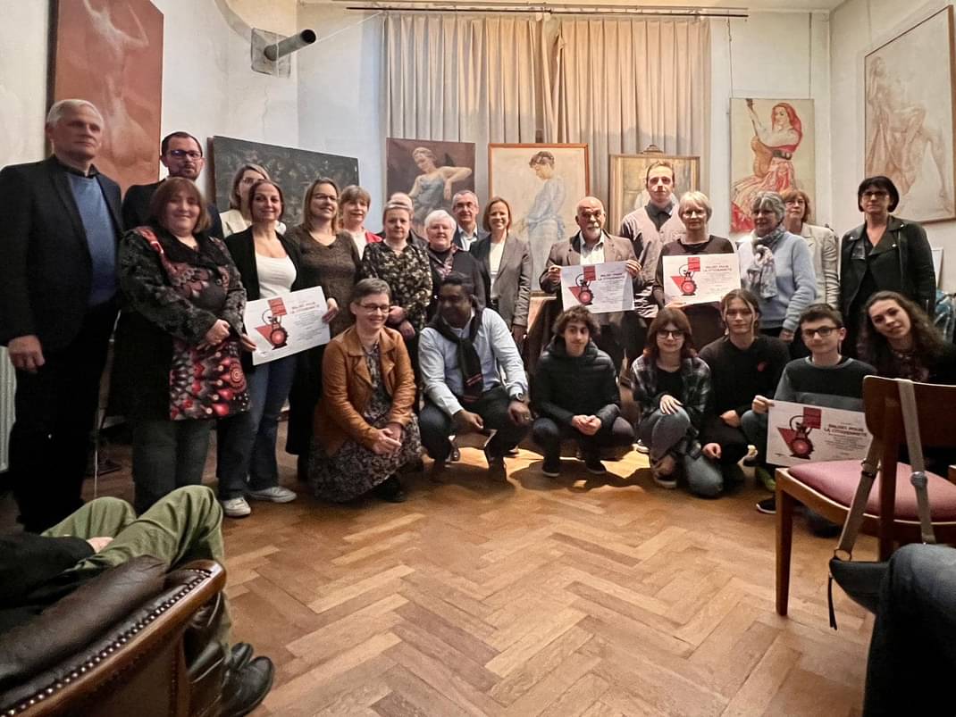 L'Athénée est désormais reconnu "Ecole Citoyenne" et labellisée "Balise pour la citoyenneté"!