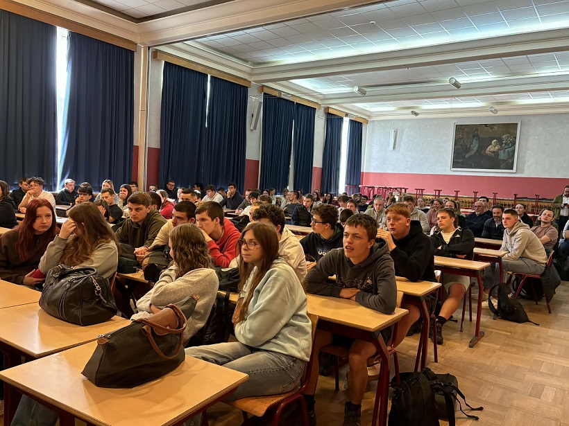 b1ab0d9b 9ea6 4e62 9bff 596d872c665c