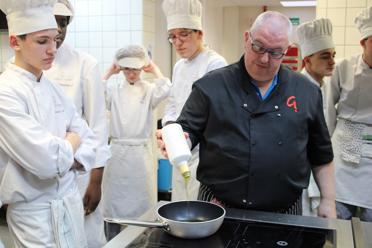 Faire découvrir aux élèves l’envers du décor d’une cuisine gastronomique, tel est l’un des objectifs du Centre d’Excellence des Métiers de l’Hôtellerie de Saint-Ghislain