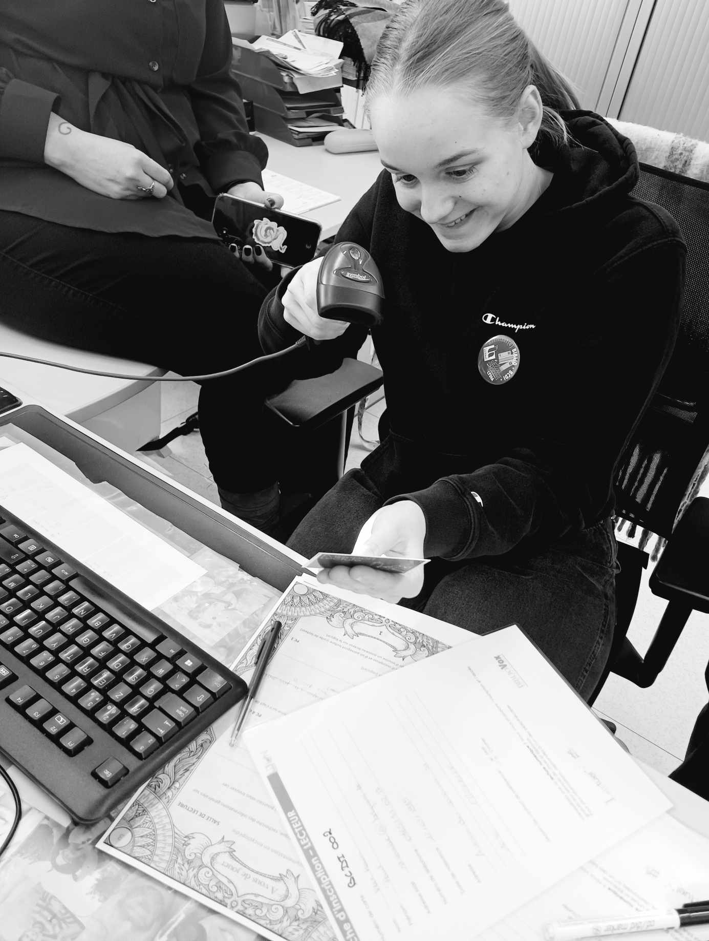 Les aspirants nursing de l'IESPP cherchent l'inspiration à la bibliothèque!