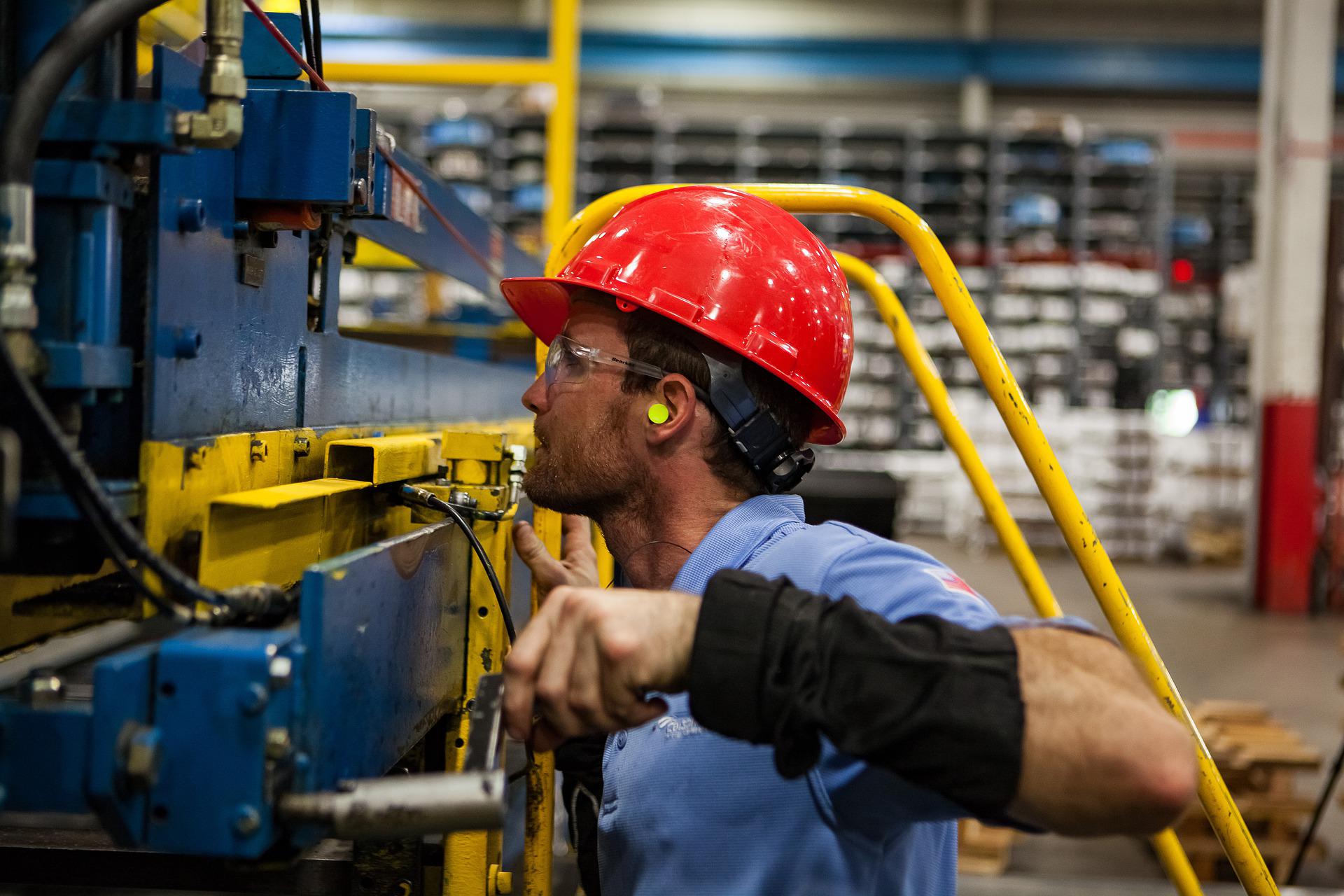 worker-g04c17dfbe_1920.jpg